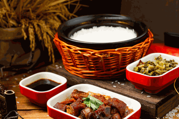 一碗稻谷煲仔饭